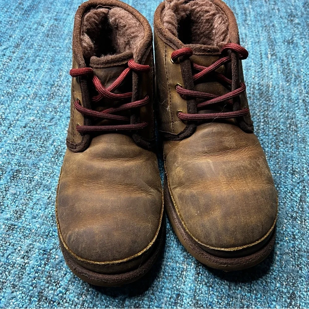 UGG Kids Neumel 11 Waterproof Leather Lace Up Boots in Brown Youth Kids Size 2